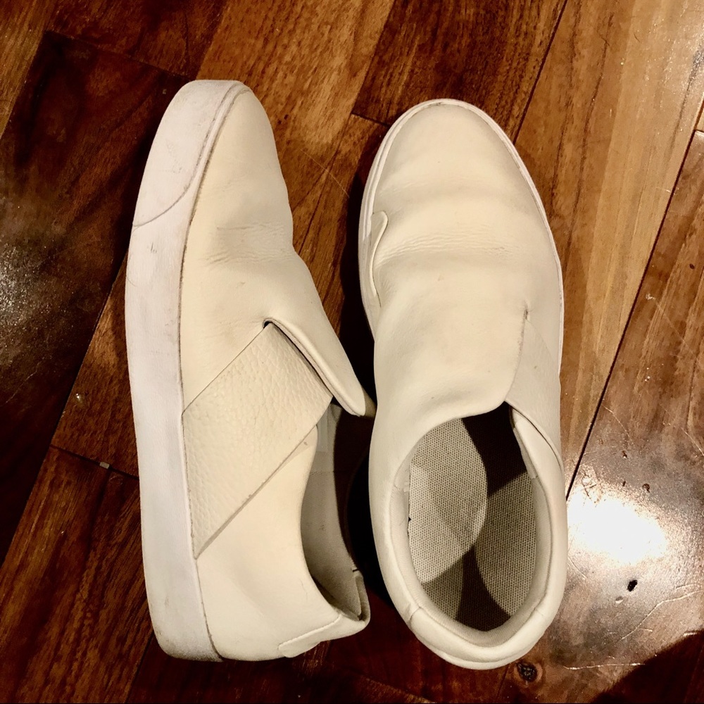 white nike slip ons